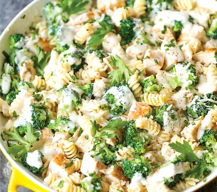 Paste cu pui si broccoli jpeg