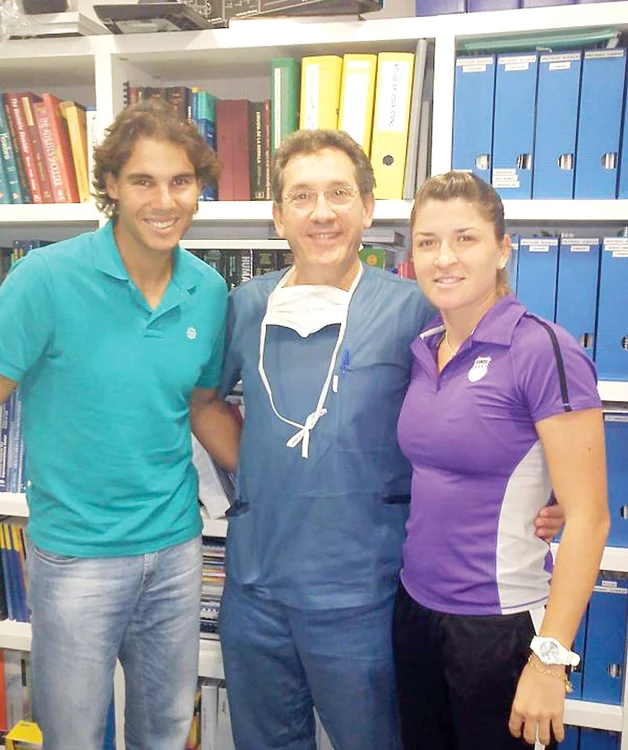 
    Alexandra şi Rafael  Nadal s-au întâlnit şi  în cabinetul doctorului  Mikel Sánchezfoto: doartenis.ro  