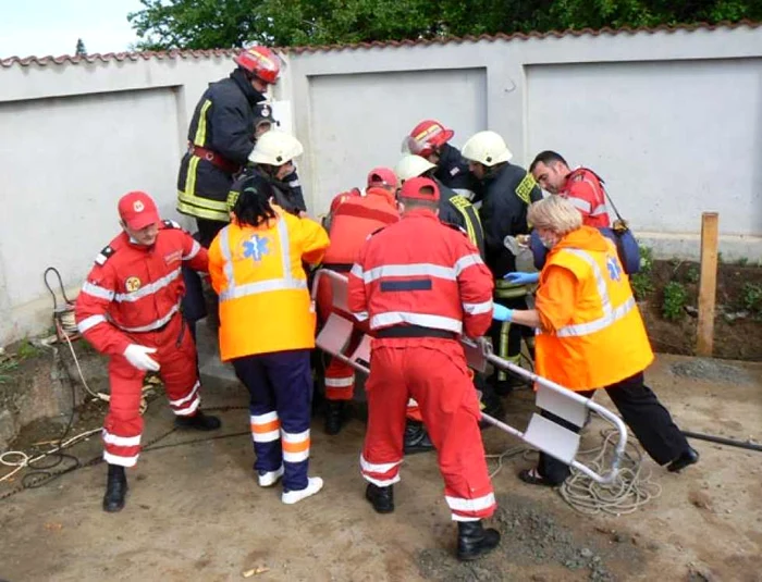 Primul-ajutor, vital într-o intervenţie de urgenţă FOTO Adevărul