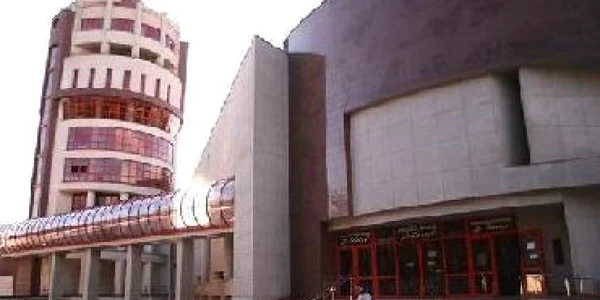 Bacău: Expoziții de carte și documente la Biblioteca Județeană