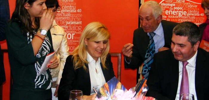 Elena Udrea şi-a prezentat moţiunea la Turnu Severin FOTO Corina Macavei