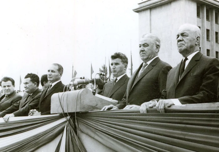 În august 1968, deși încă apărea în dreapta lui Ceaușescu, Apostol pierduse definitiv lupta pentru putere în PCR, după doar un an, din 1969, fiind marginalizat în funcții mai mici