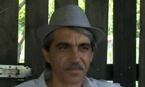 Vasile Paraschiv şi a dat acordul ca fiica lui să fie iubita lui Ogică (captură: Acasă TV) jpeg