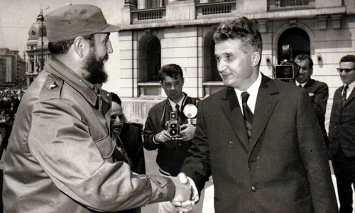 Fidel Castro, primit de Nicolae Ceauşescu, în timpul vizitei în România, în mai 1972 (© „Fototeca online a comunismului românesc”, cota: 53/1972)