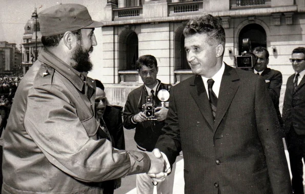 Fidel Castro, primit de Nicolae Ceauşescu, în timpul vizitei în România, în mai 1972 (© „Fototeca online a comunismului românesc”, cota: 53/1972)