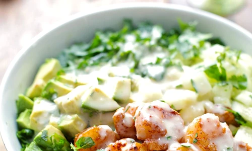 salata de creveti cu avocado si sos miso jpeg