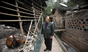 Lacrimi şi disperare după cutremurul devastator din Sichuan, China  (Foto: Reuters) jpeg