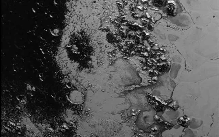 Un al doilea lanţ muntos a fost descopoperit pe Pluto FOTO NASA