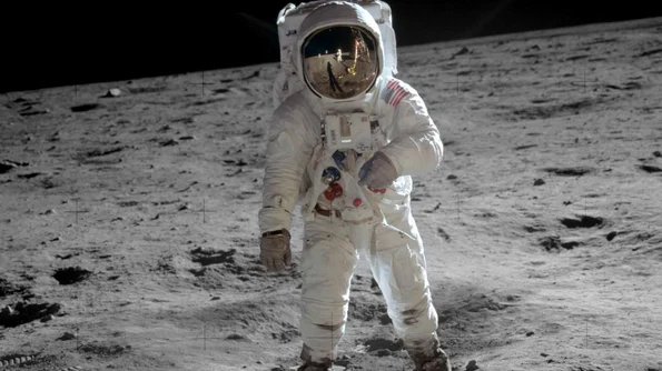 Calendar 21 iulie: 1969   Neil Armstrong și Edwin „Buzz” Aldrin au devenit primii oameni care au pășit pe Lună jpeg