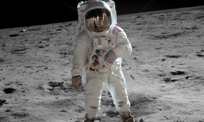 Calendar 21 iulie: 1969   Neil Armstrong și Edwin „Buzz” Aldrin au devenit primii oameni care au pășit pe Lună jpeg