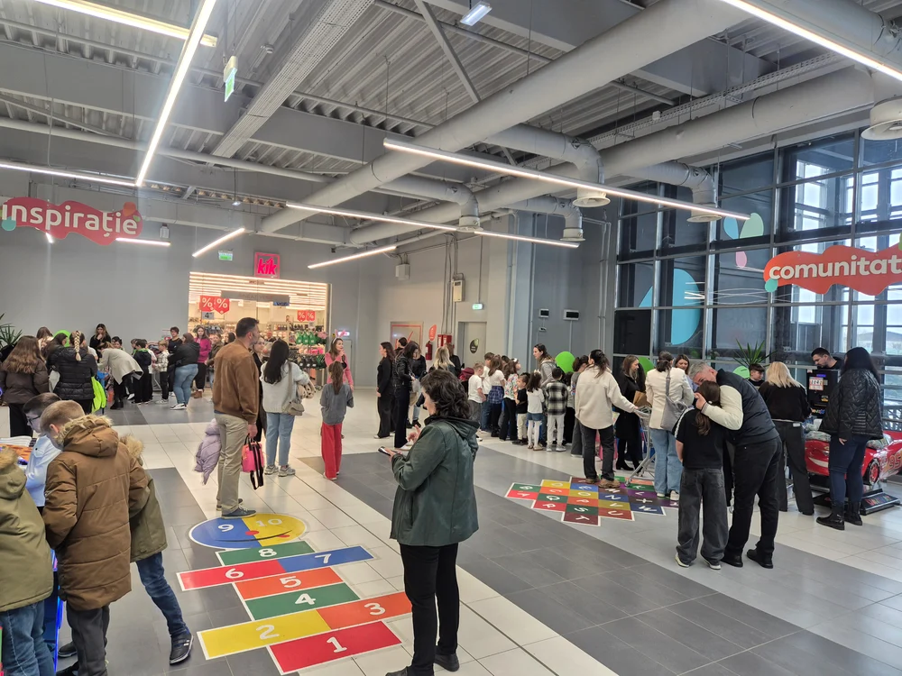 touch agency semneaza a iii a edi ie a campaniei decoreaza recicleaza inspira pentru cele 9 centre ceetrus1 jpg