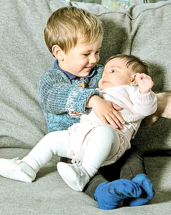 Cameron şi Isabella au fost concepuţi în acelaşi timp, în laborator