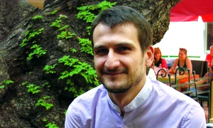 Dragoş Dodu Editor şef, info carte ro jpeg