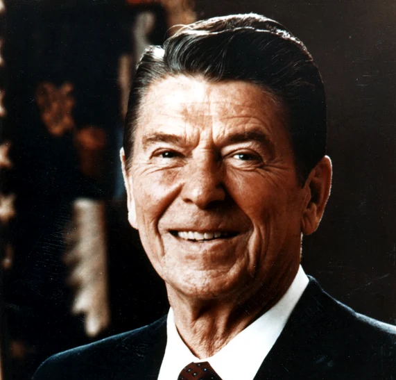  Președintele Ronald Reagan a citit cartea lui Pacepa, „Red Horizons“ FOTO Profimedia