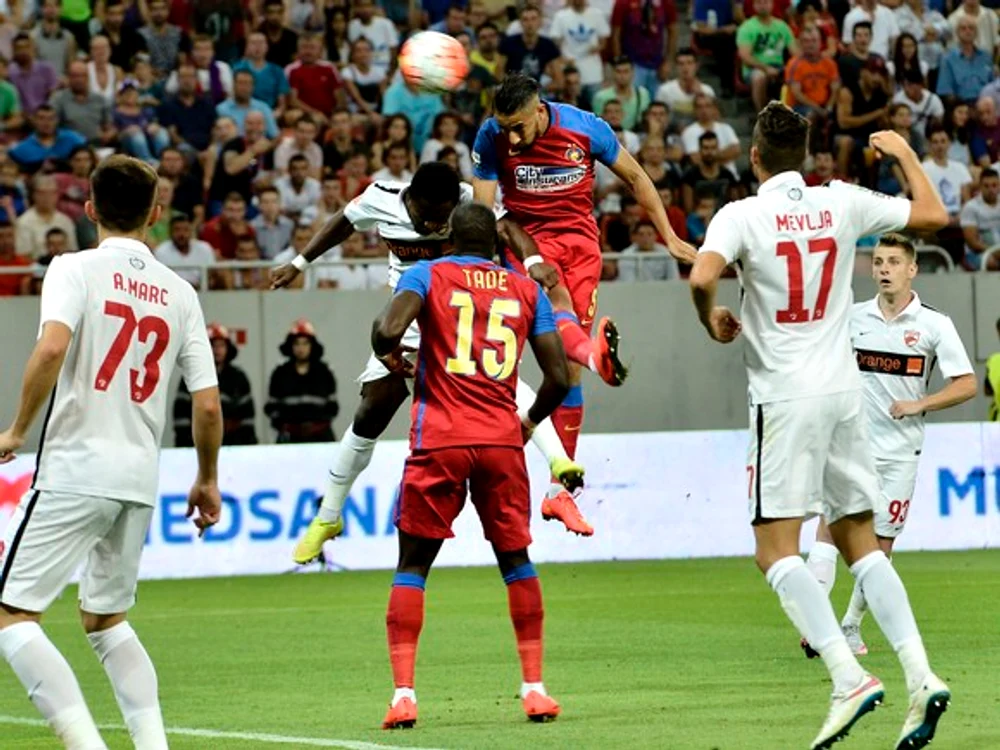 
    Steaua şi Dinamo se pot întâlni în finala Cupei LigiiFoto Click!  