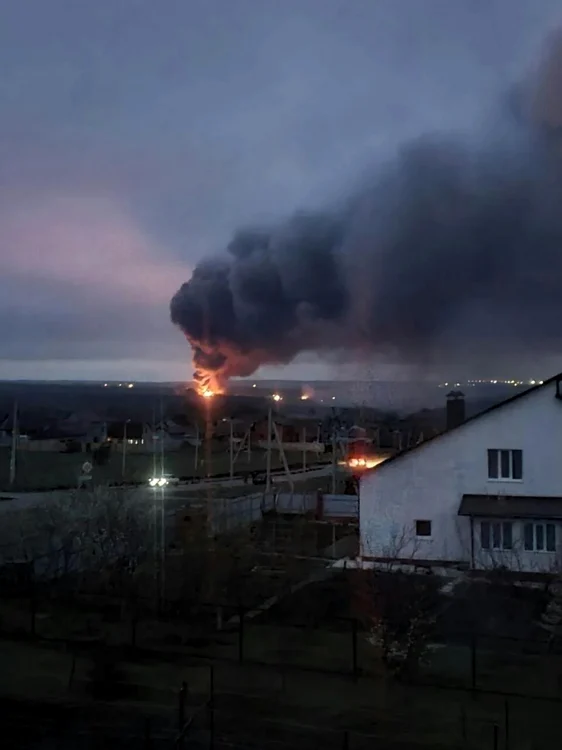 Arhivă foto-incendiu la un depozit din Rusia