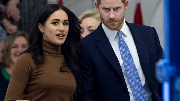 Prinţul Harry a făcut dezvăluirea la summitul JPMorgan din Miami, după ce a fost introdus pe scenă de soţia sa Meghan. El a vorbit pentru prima dată despre depăşirea problemelor de sănătate mentală şi despre suferinţa provocată de moartea mamei sale. FOTO Getty Images.