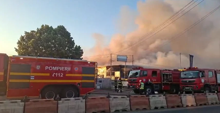 Incendiu la un depozit de cauciucuri din Bragadiru. A fost emis mesaj RO-Alert