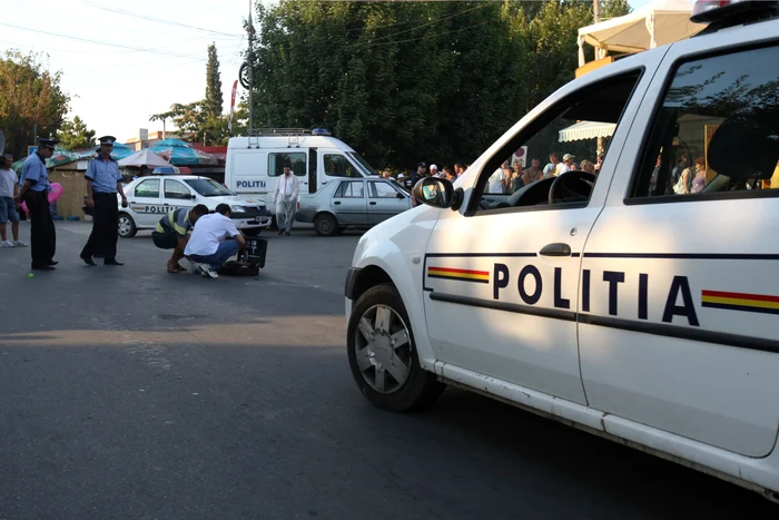 Poliţiştii au deschis anchete în cele două cazuri