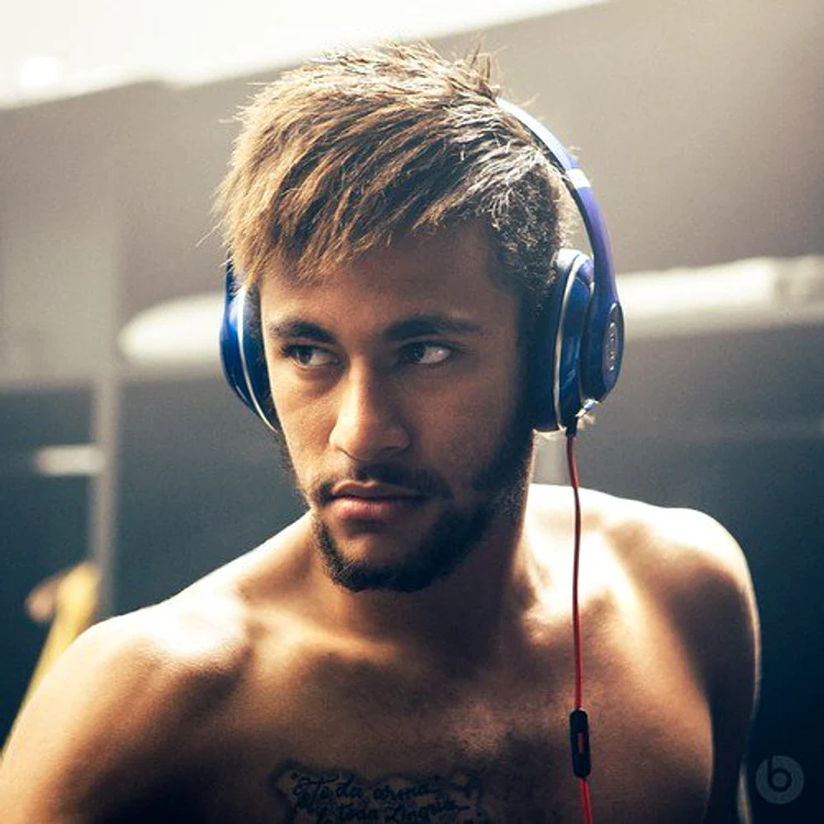 
    Neymar e şi cântăreţfoto: arhivă personală  