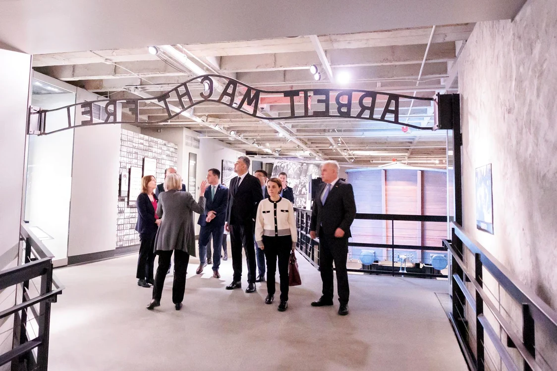 Ciolacu la Muzeul Holocaustului din Washington D.C. Foto Facebook