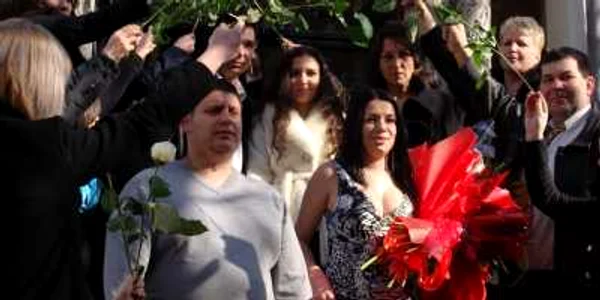Cristina şi Florin s-au căsătorit de Ziua Îndrăgostilor