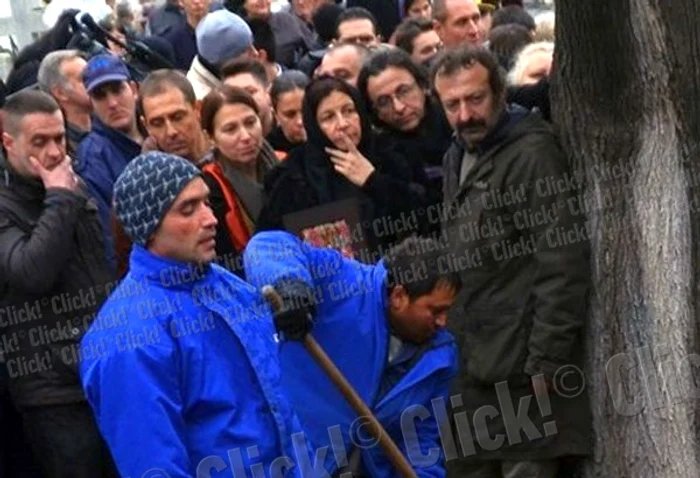 Magda Catone la înmormântarea lui Şerban Ionescu.