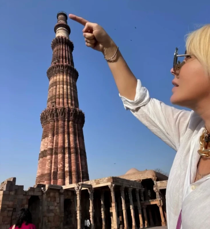  Aflată timp de 10 zile în India, Săvuică va descoperi mai multe orașe și va vizita principalele puncte de atracție de acolo