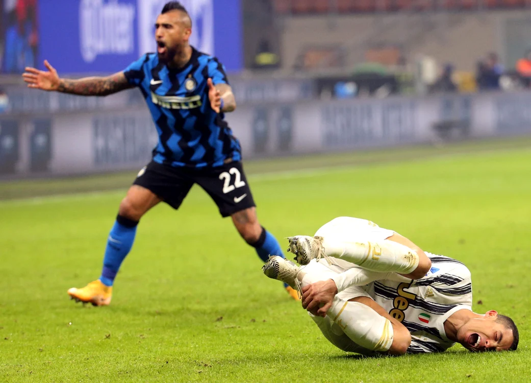 
    În timp ce Ronaldo n-a izbutit mare lucru, Vidal a înscris în poarta fostei sale echipeFoto: EPA-EFE  