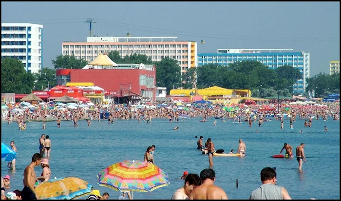 Cei mai mulţi români cheltuiesc bani pentru concedii în ţară/FOTO www.imperialtransilvania.com