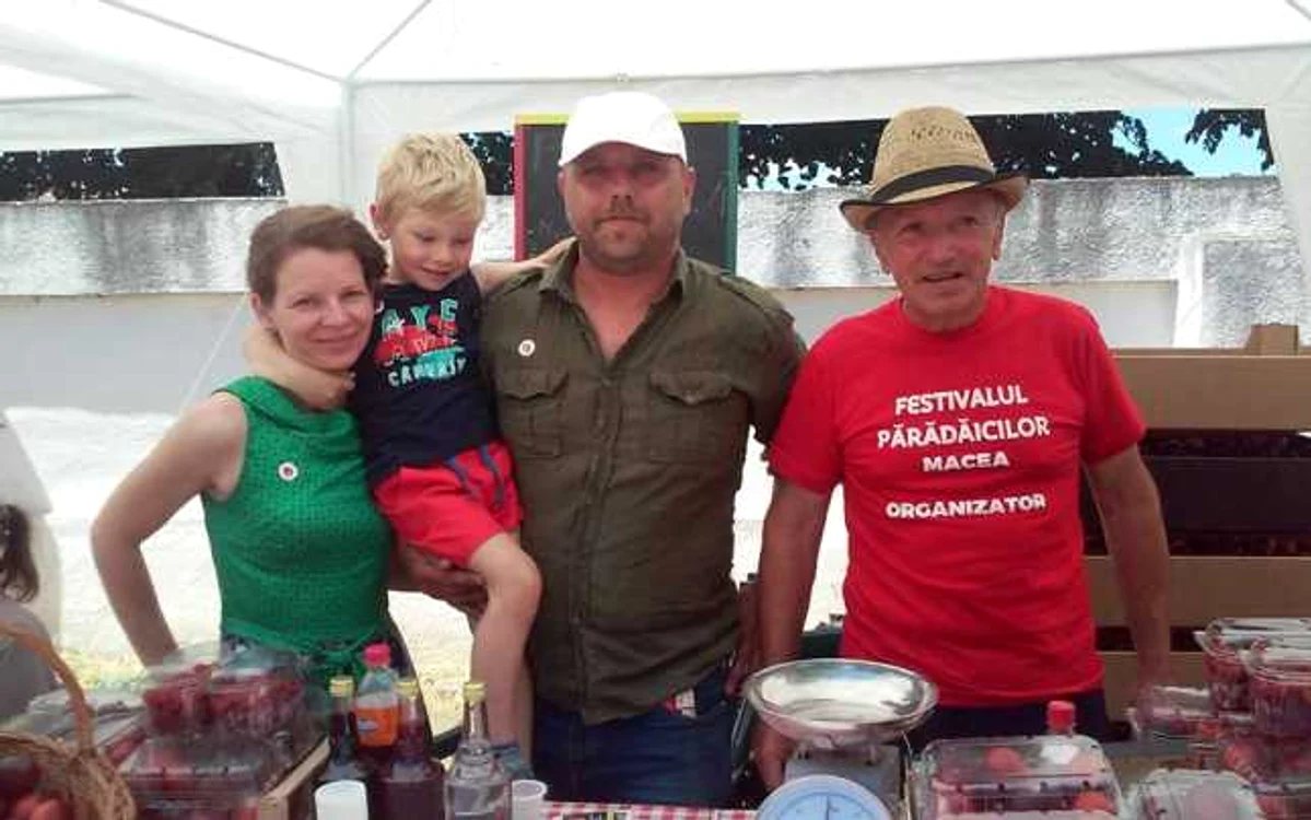 Familia Don deţine o livadă de cinci hectare Foto Claudia Untaru