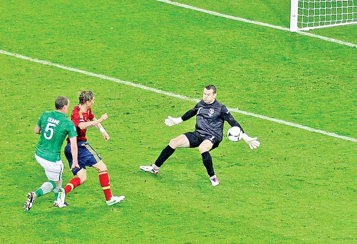 Torres majorează  scorul plasând mingea  pe lângă portar