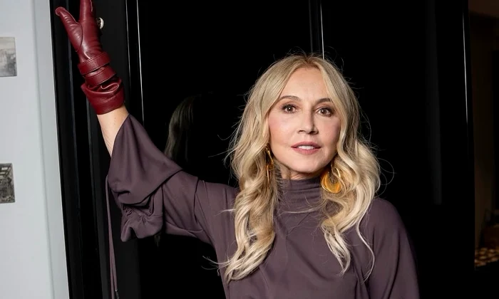 Anastasia Soare   Facebook (4) jpg
