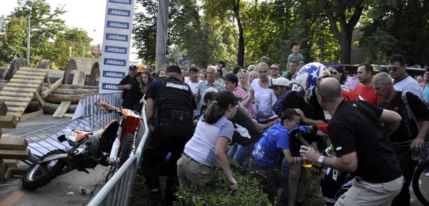 Concurentul s-a dus sa vada ce s-a intamplat cu copilul accidentat - Foto Ramona Găină
