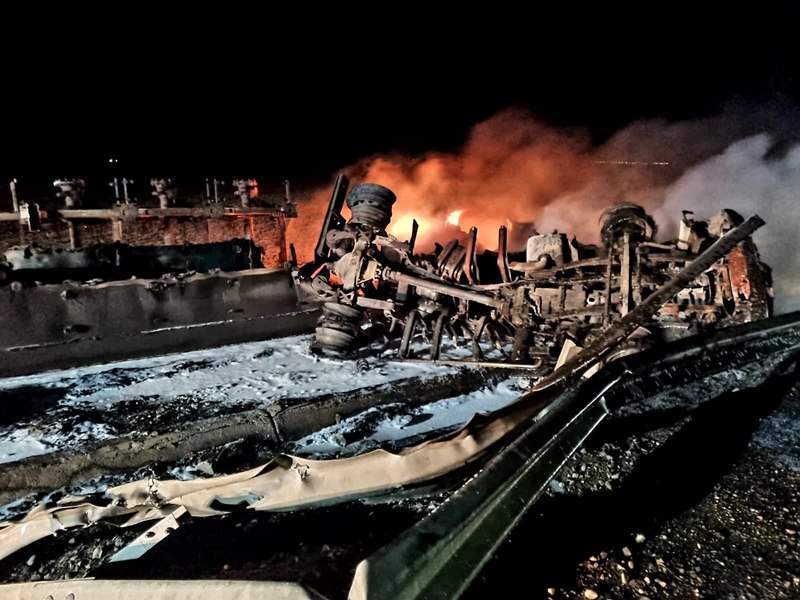 O autocisternă cu combustibil a luat foc în județul Brăila | VIDEO