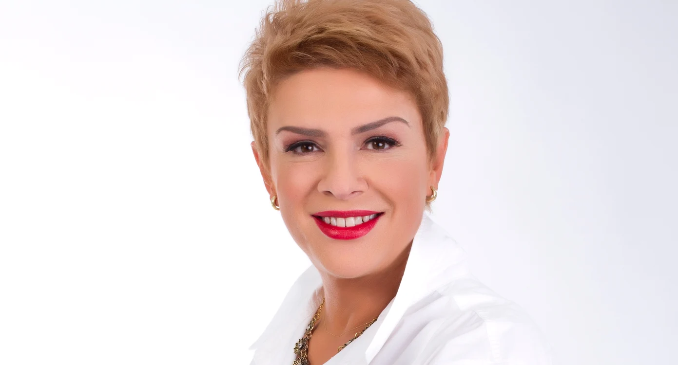 
    Lui Teo Trandafir i-ar fi plăcut să fie cerută în căsătorie, în directFOTO: reginele.ro  