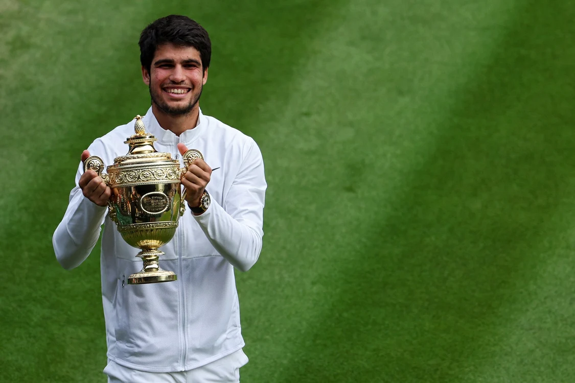 Carlos Alcaraz, deținătorul trofeului în proba masculină. FOTO: Eurosport