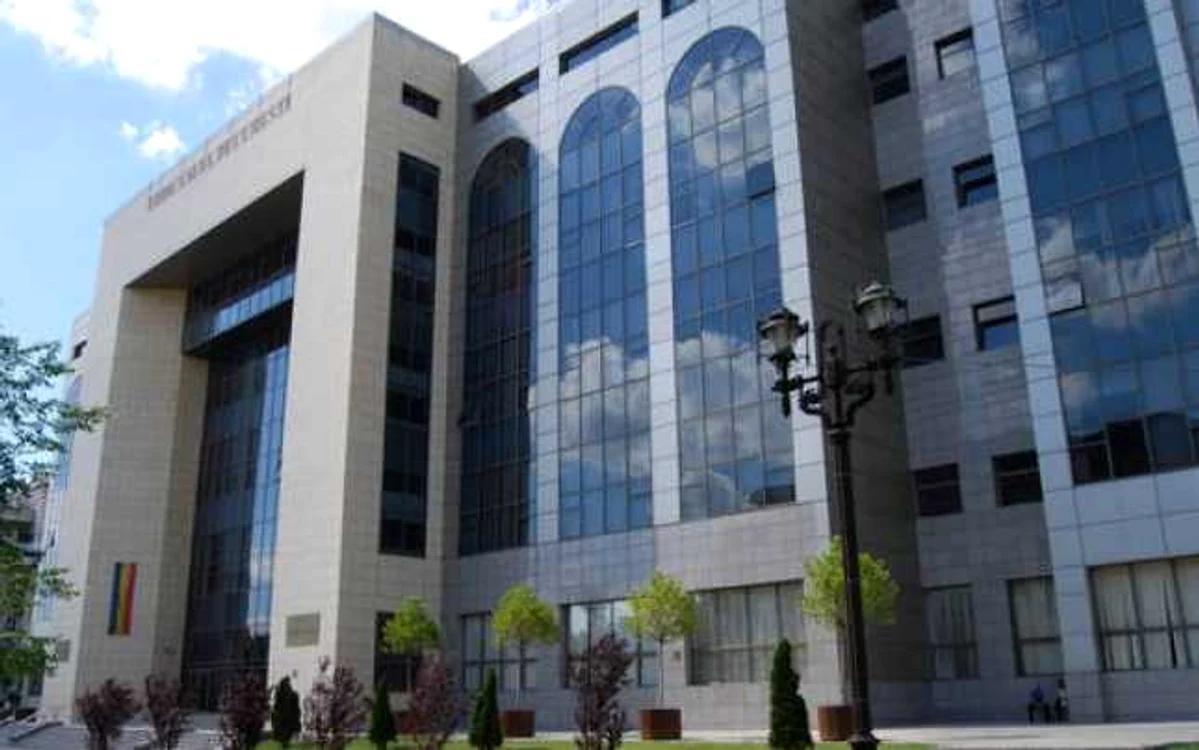 Judecătoarea de la Tribunalul Bucureşti ar fi condus o şedinţă de judecată în stare de ebrietate