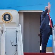 Donald Trump pleacă spre Alaska FOTO Profimedia jpg