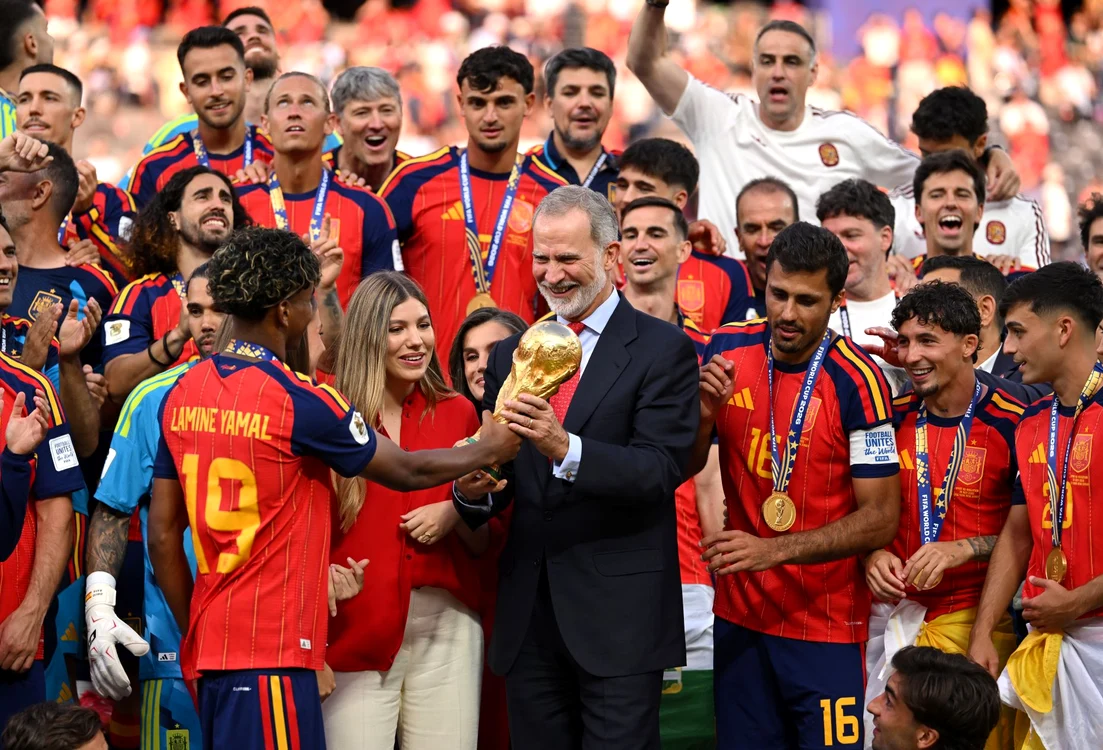 Regele Felipe și Lamine Yamal GettyImages 2286812191 jpg