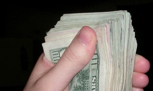 Bani albi pentru zile negre? jpeg