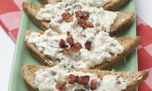 tartine cu bacon jpeg