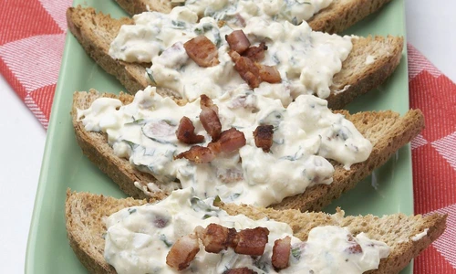 tartine  cu bacon jpeg