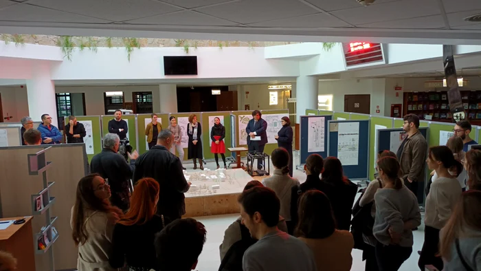Expoziția de la universitate FOTO UPT