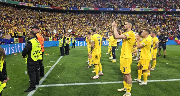 Tricolorii ar fi trebuit să ajungă în această seară în țară, de la Euro 2024. Foto frf.ro