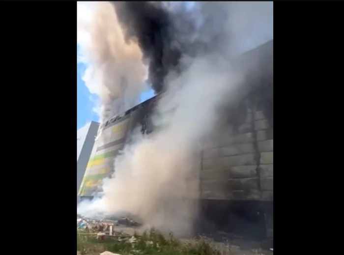 Incendiul s-a extins rapid. FOTO captură Video ISU Arad