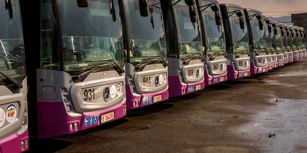 autobuze mercedes cluj cu usb pentru gadget-uri foto facebook emil boc