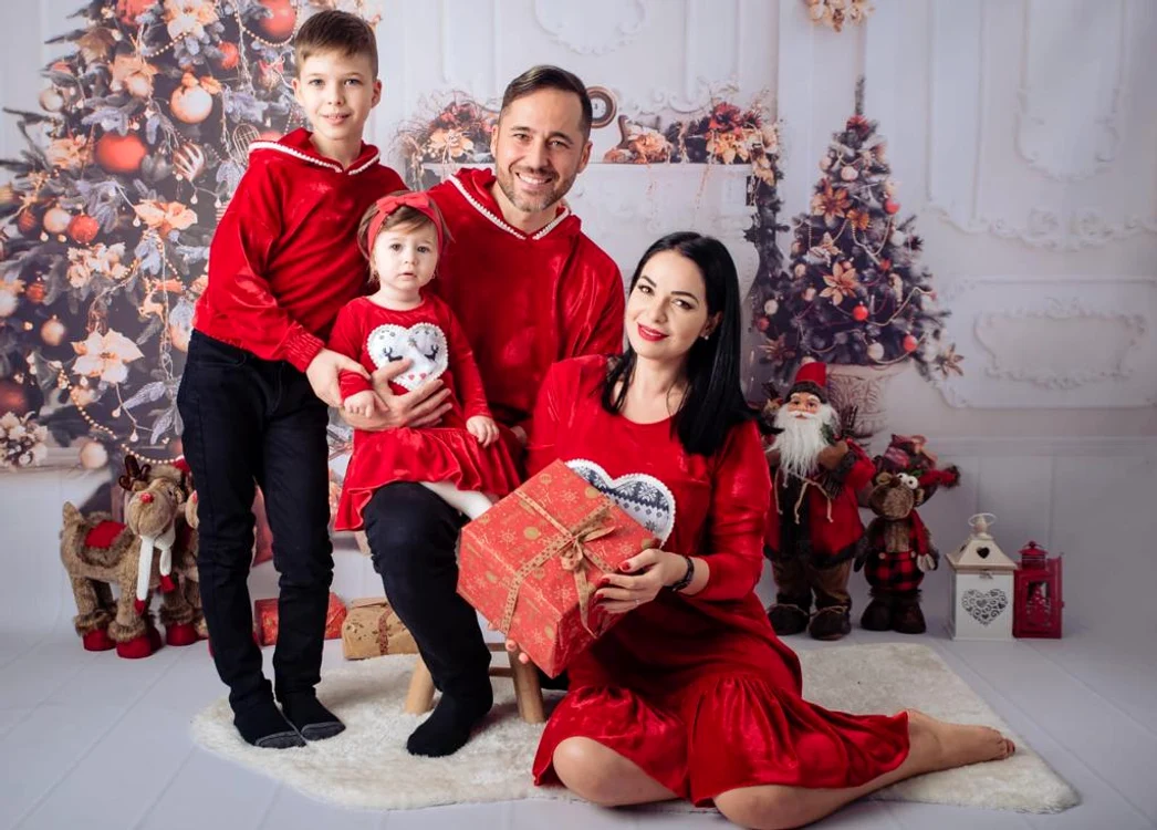 
    Valentina Pelinel și Cristi Borcea, sărbători de vis alături de cei trei copii ai lorfoto: arhivă personală  