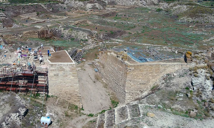 Poarta de Est a citadelei frigiene timpurii de la Gordium (© Gordion Archive, Penn Museum / Wikimedia Commons) 