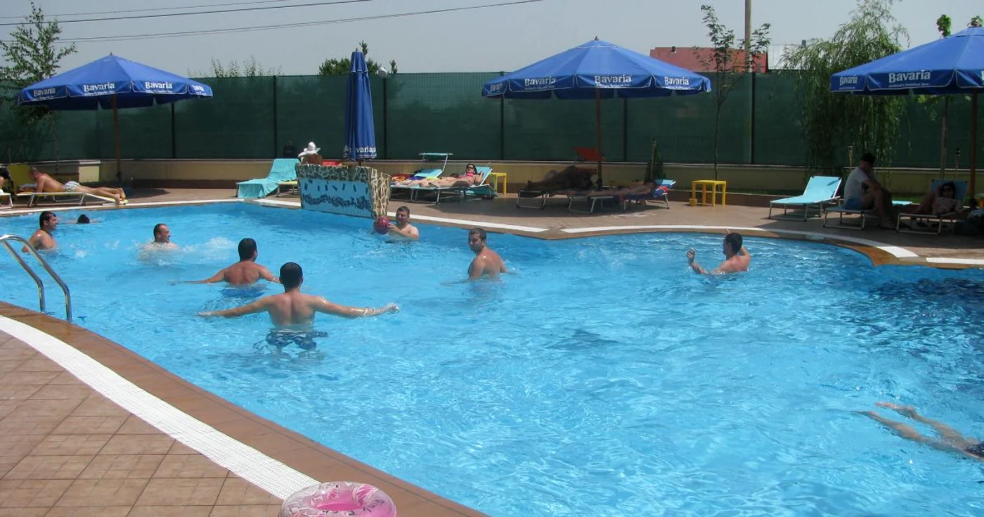 Intrarea la SPA Mozaic costă 20 de lei, iar programul este zilnic între orele 9 şi 24.00